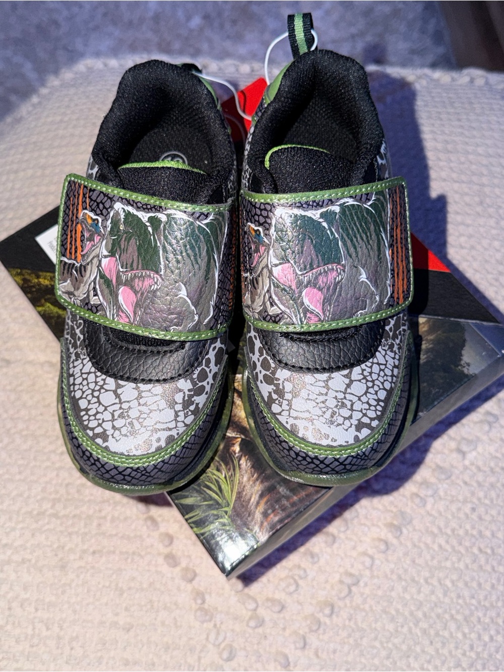 Jurassic World toddler boys' athletic light-up sneakers sz 10. NWT